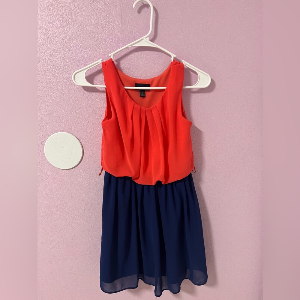 Sleeveless, short, vibrant kids dress, great condition!